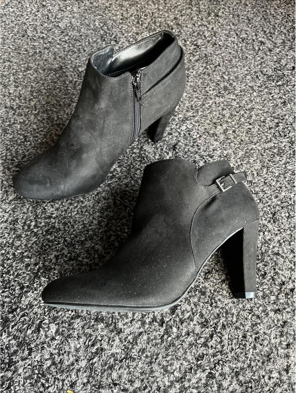 NEW XOXO Black Suede Ankle Boots With Zip and Buckle Black  Size 8.5